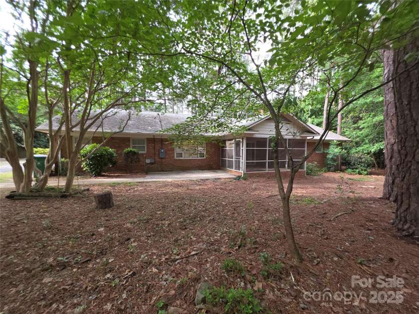 3316 Mckee Road, Charlotte, NC 28270.  MLS# CAR4258195, YatesRealty ID 16746. 