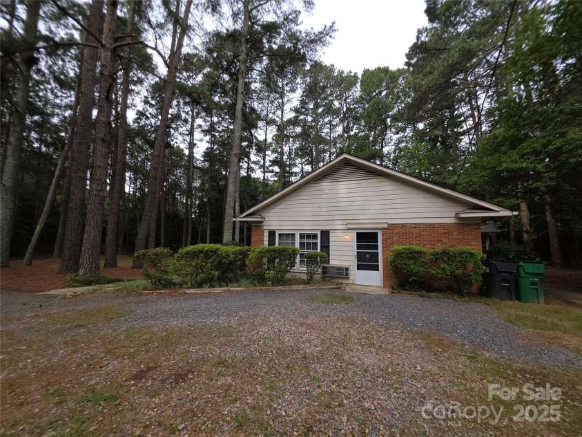 3316 Mckee Road, Charlotte, NC 28270.  MLS# CAR4258195, YatesRealty ID 16746. 
