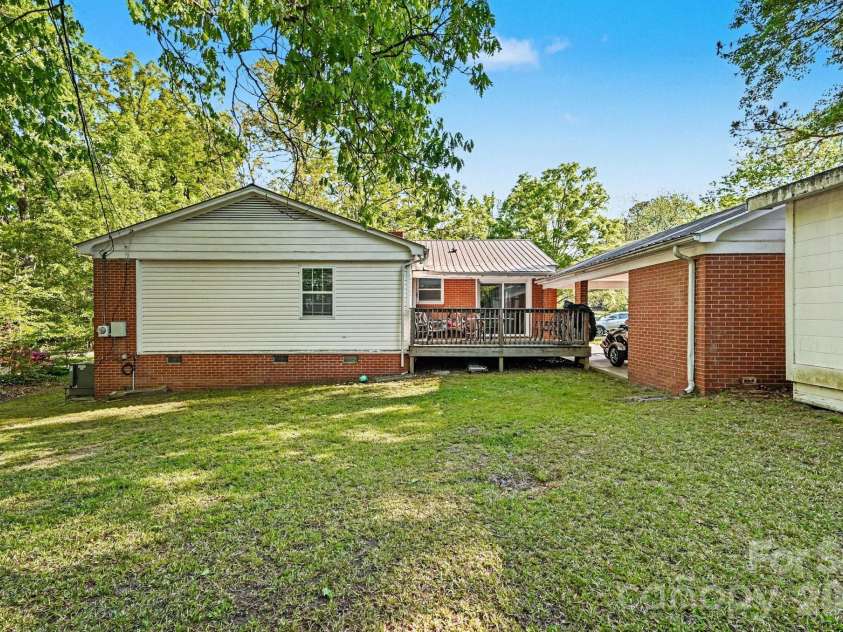 102 Azalea Road, Lancaster, SC 29720.  MLS# CAR4368526, YatesRealty ID 16747. 
