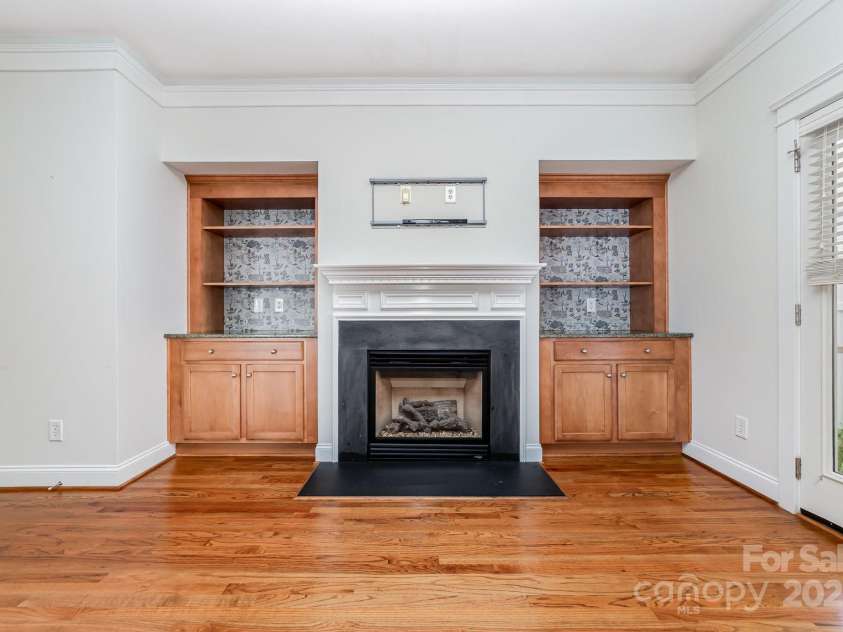 939 White Point Drive, Huntersville, NC 28078.  MLS# CAR4263405, YatesRealty ID 16747. 