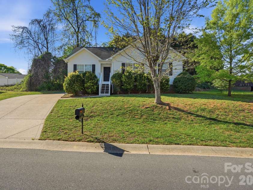 2432 Terra Drive, Gastonia, NC 28054.  MLS# CAR4367531, YatesRealty ID 16748. 