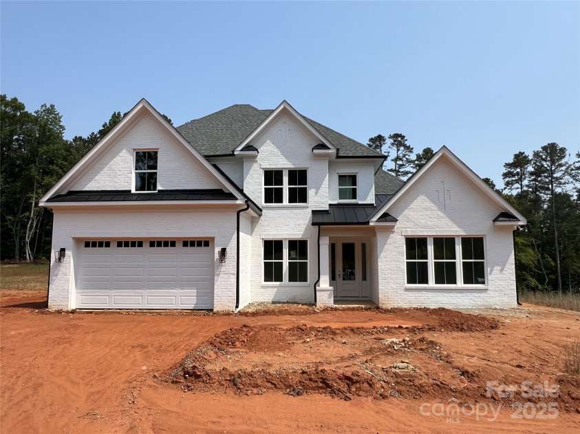 4622 Serenity Woods Court, Charlotte, NC 28216.  MLS# CAR4266074, YatesRealty ID 16748. 