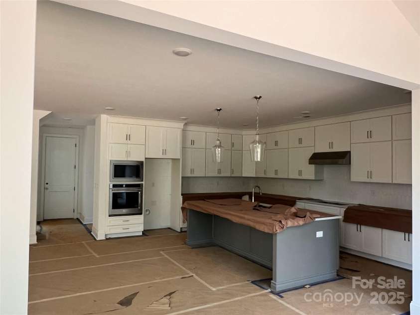 4622 Serenity Woods Court, Charlotte, NC 28216.  MLS# CAR4266074, YatesRealty ID 16748. 