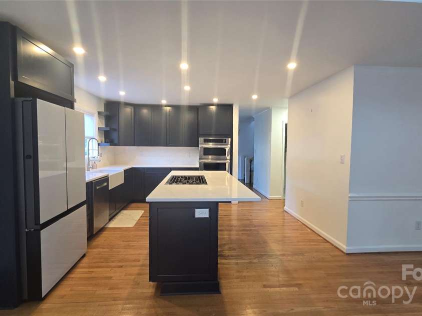 16425 Grapperhall Drive, Huntersville, NC 28078.  MLS# CAR4203228, YatesRealty ID 16749. 