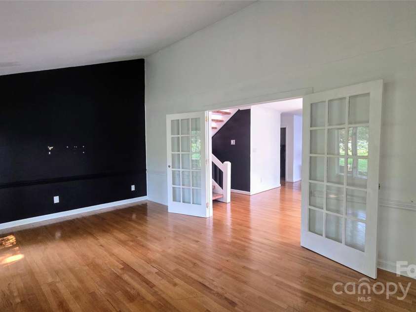 16425 Grapperhall Drive, Huntersville, NC 28078.  MLS# CAR4203228, YatesRealty ID 16749. 