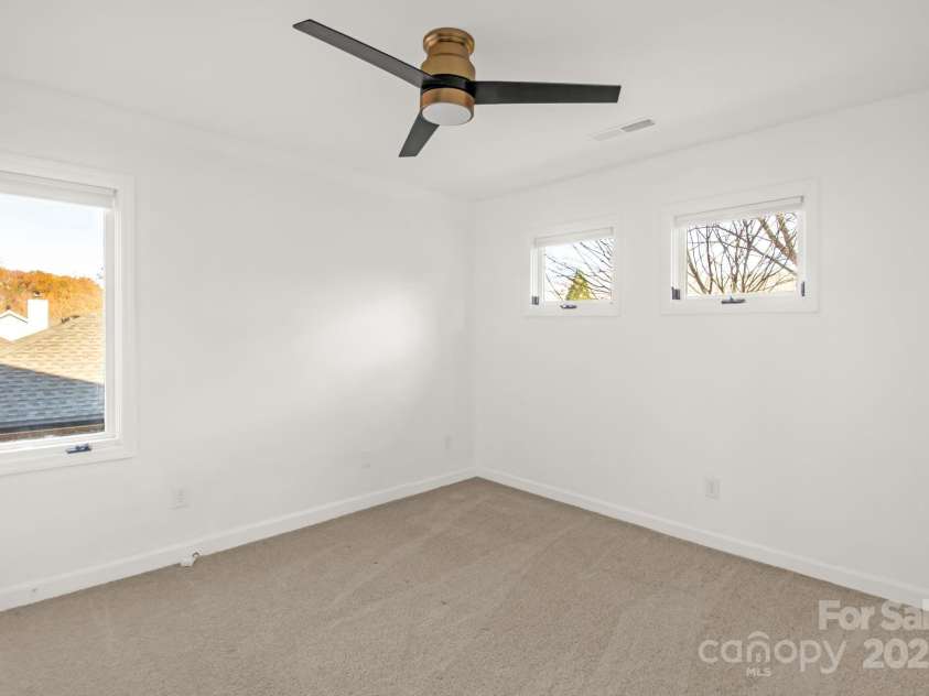 16425 Grapperhall Drive, Huntersville, NC 28078.  MLS# CAR4323175, YatesRealty ID 16749. 2nd bedroom upstairs with two closets