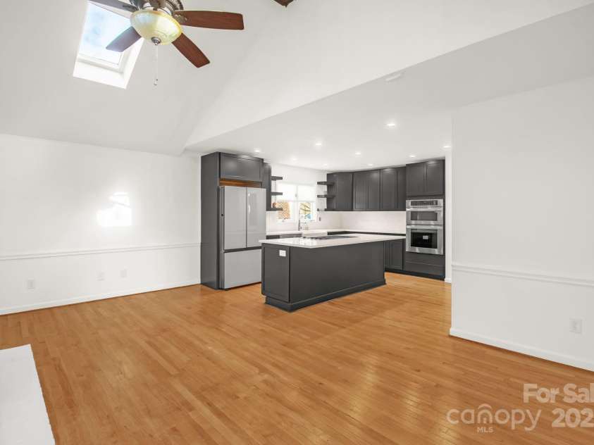 16425 Grapperhall Drive, Huntersville, NC 28078.  MLS# CAR4323175, YatesRealty ID 16749. 