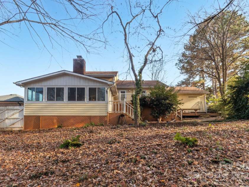 16425 Grapperhall Drive, Huntersville, NC 28078.  MLS# CAR4323175, YatesRealty ID 16749. 