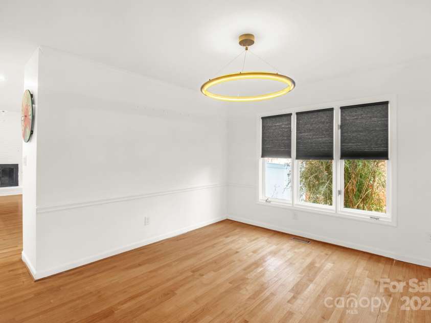 16425 Grapperhall Drive, Huntersville, NC 28078.  MLS# CAR4323175, YatesRealty ID 16749. Diningroom between kitchen and living room