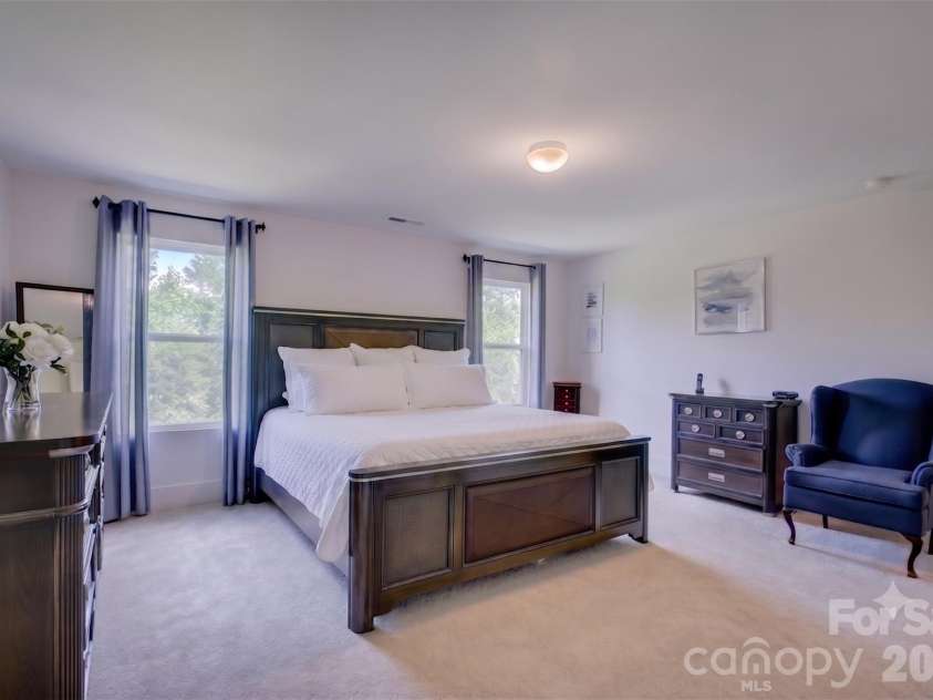 1928 Thoreau Way, York, SC 29745.  MLS# CAR4398628, YatesRealty ID 16749. Primary suite