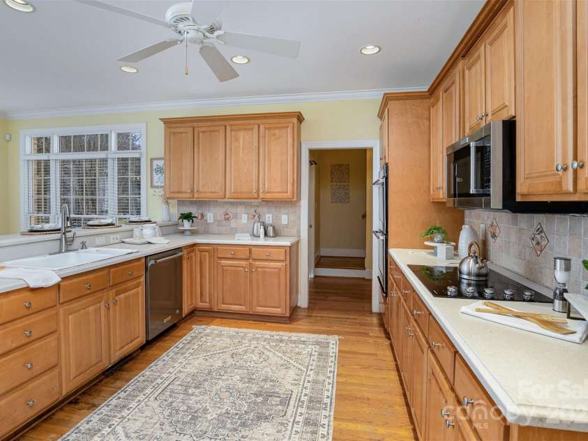 4316 Mourning Dove Drive, Matthews, NC 28104.  MLS# CAR4218921, YatesRealty ID 1675. 