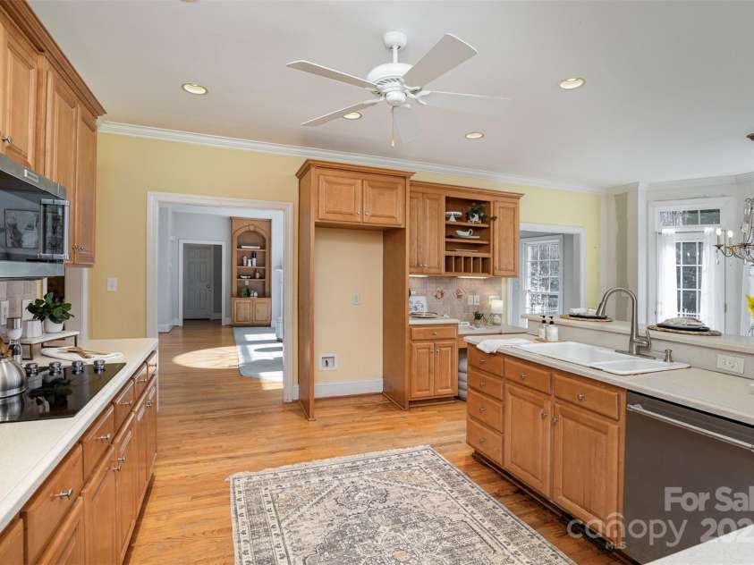 4316 Mourning Dove Drive, Matthews, NC 28104.  MLS# CAR4218921, YatesRealty ID 1675. 