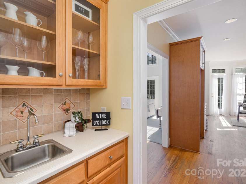 4316 Mourning Dove Drive, Matthews, NC 28104.  MLS# CAR4218921, YatesRealty ID 1675. 