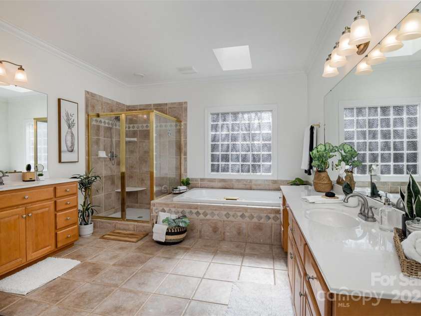 4316 Mourning Dove Drive, Matthews, NC 28104.  MLS# CAR4218921, YatesRealty ID 1675. 