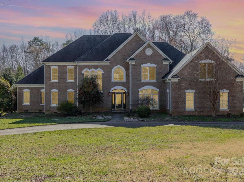 4316 Mourning Dove Drive, Matthews, NC 28104.  MLS# CAR4218921, YatesRealty ID 1675. 