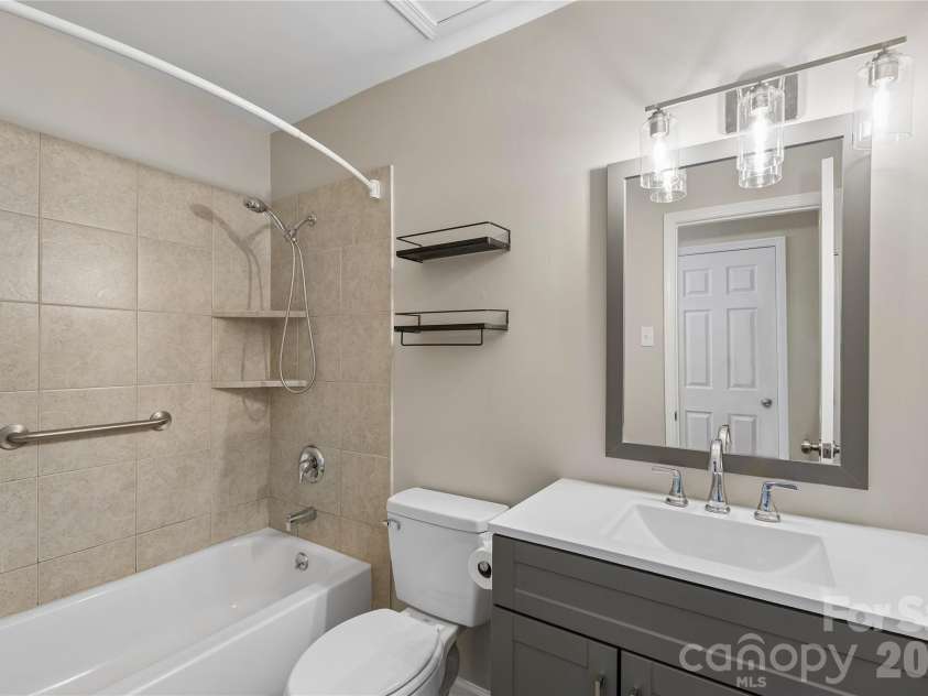 2075 Franklin Street, Rock Hill, SC 29732.  MLS# CAR4362069, YatesRealty ID 16750. Bathroom 2