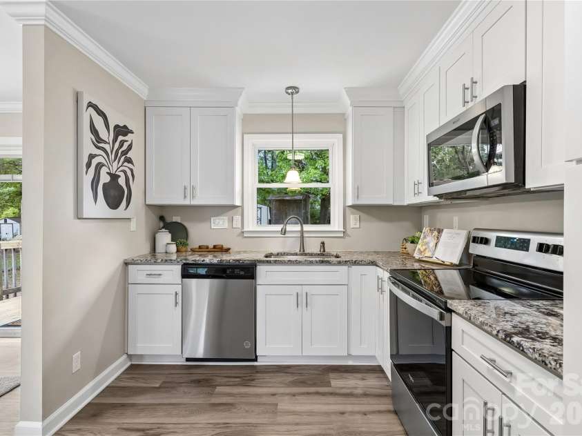 2075 Franklin Street, Rock Hill, SC 29732.  MLS# CAR4362069, YatesRealty ID 16750. Kitchen
