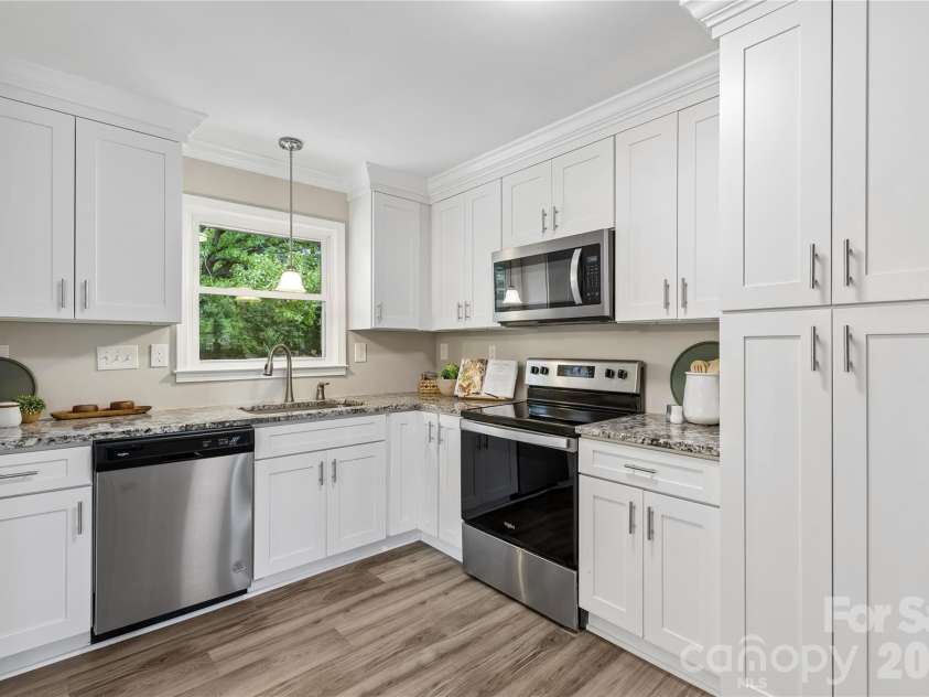 2075 Franklin Street, Rock Hill, SC 29732.  MLS# CAR4362069, YatesRealty ID 16750. Kitchen