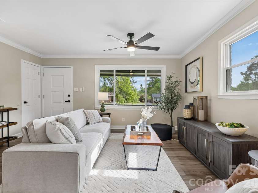 2075 Franklin Street, Rock Hill, SC 29732.  MLS# CAR4362069, YatesRealty ID 16750. Living Room