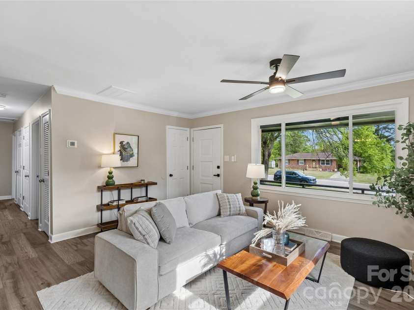 2075 Franklin Street, Rock Hill, SC 29732.  MLS# CAR4362069, YatesRealty ID 16750. Living Room