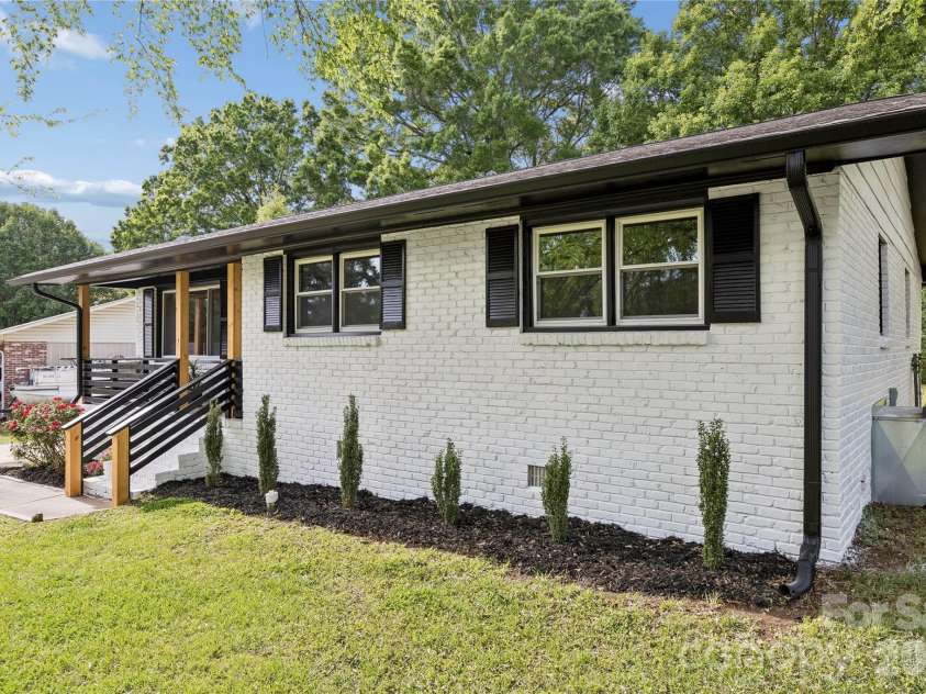 2075 Franklin Street, Rock Hill, SC 29732.  MLS# CAR4362069, YatesRealty ID 16750. Newly updated front