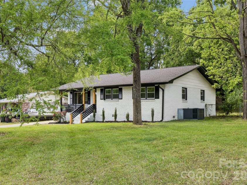 2075 Franklin Street, Rock Hill, SC 29732.  MLS# CAR4362069, YatesRealty ID 16750. Newly updated front