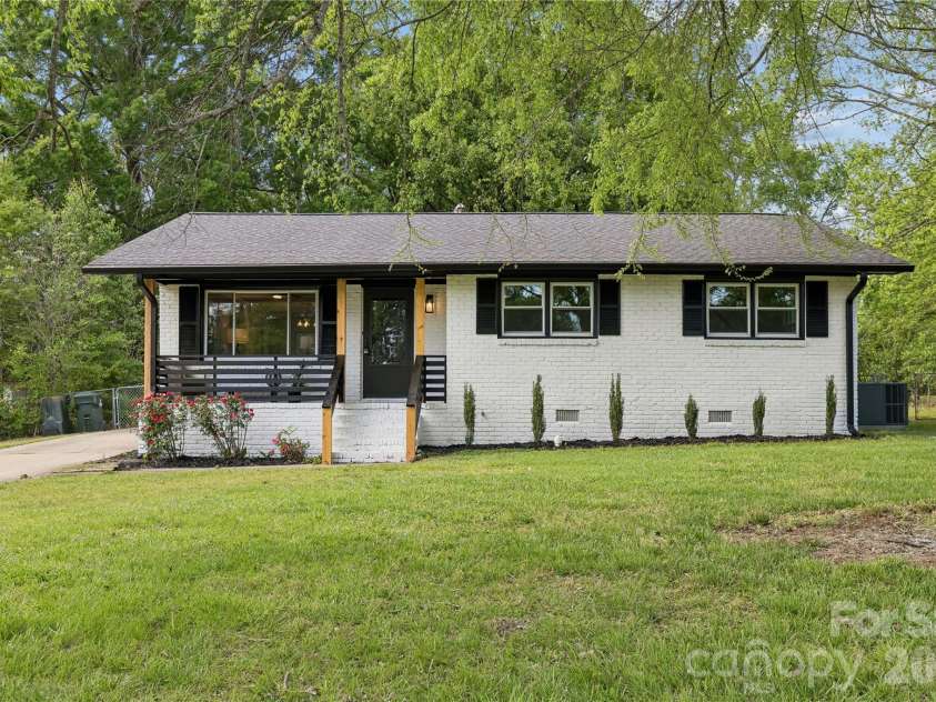 2075 Franklin Street, Rock Hill, SC 29732.  MLS# CAR4362069, YatesRealty ID 16750. Newly updated front