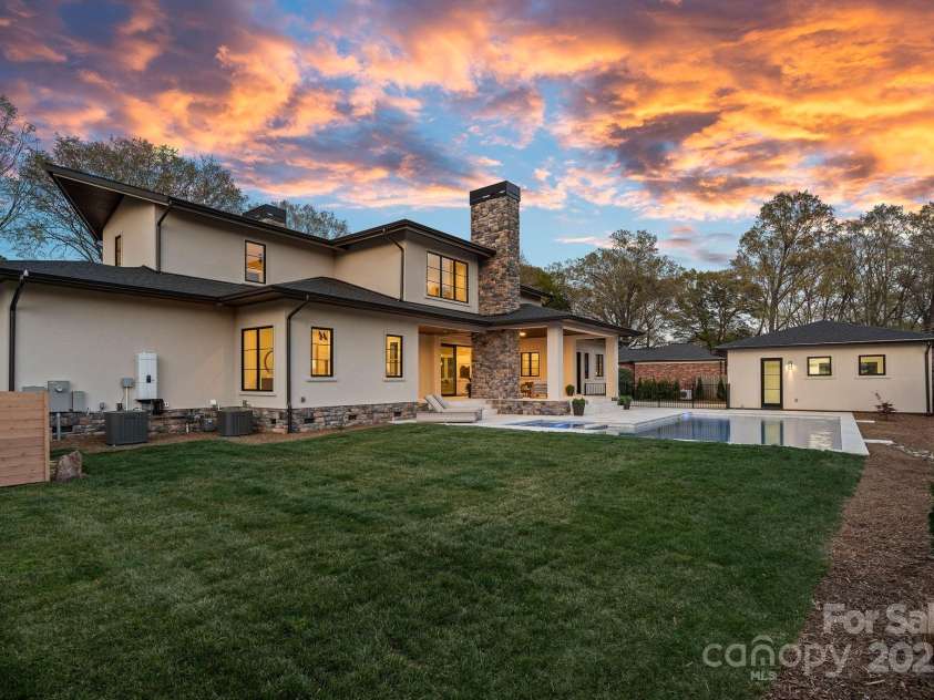 619 Edgemont Road, Charlotte, NC 28211.  MLS# CAR4235700, YatesRealty ID 16750. 