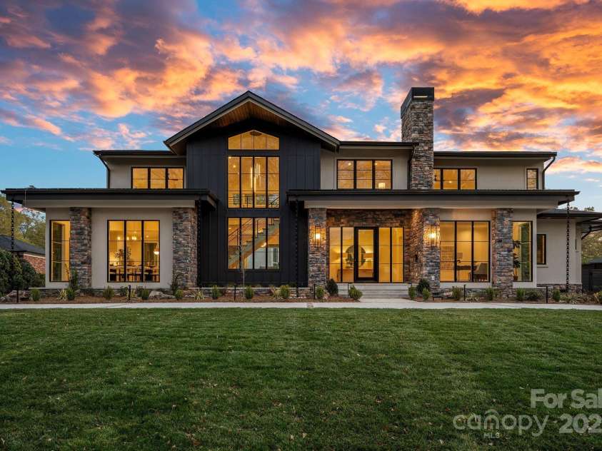 619 Edgemont Road, Charlotte, NC 28211.  MLS# CAR4235700, YatesRealty ID 16750. 