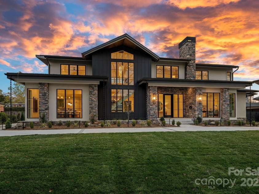 619 Edgemont Road, Charlotte, NC 28211.  MLS# CAR4235700, YatesRealty ID 16750. 