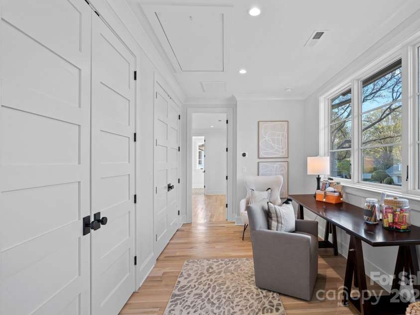 619 Edgemont Road, Charlotte, NC 28211.  MLS# CAR4235700, YatesRealty ID 16750. 