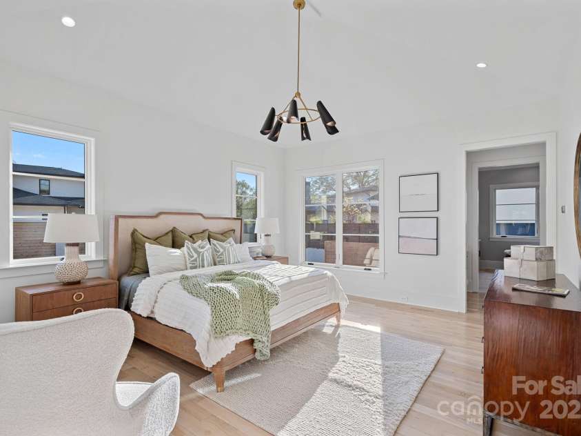 619 Edgemont Road, Charlotte, NC 28211.  MLS# CAR4235700, YatesRealty ID 16750. 