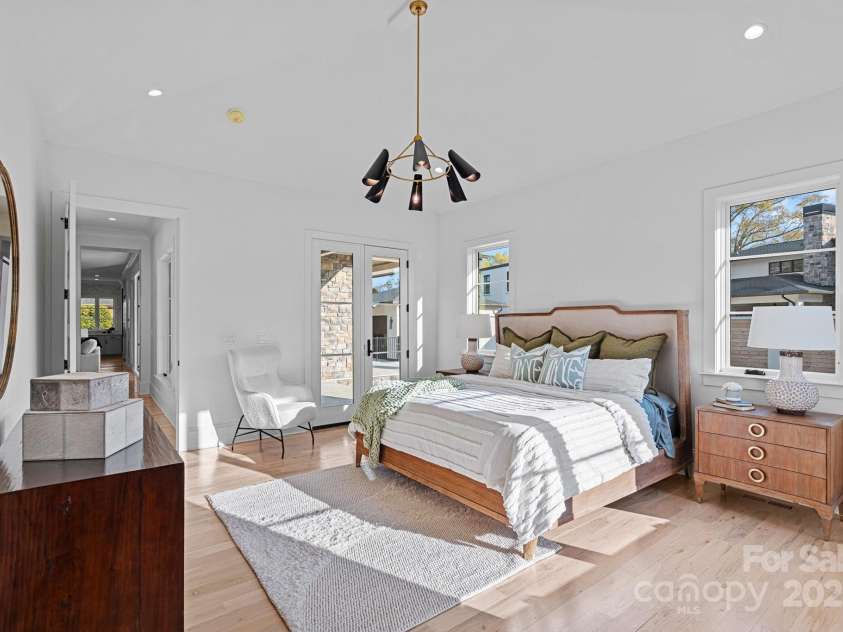 619 Edgemont Road, Charlotte, NC 28211.  MLS# CAR4235700, YatesRealty ID 16750. 