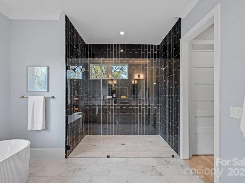 619 Edgemont Road, Charlotte, NC 28211.  MLS# CAR4235700, YatesRealty ID 16750. 