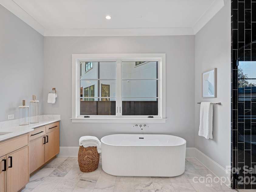 619 Edgemont Road, Charlotte, NC 28211.  MLS# CAR4235700, YatesRealty ID 16750. 