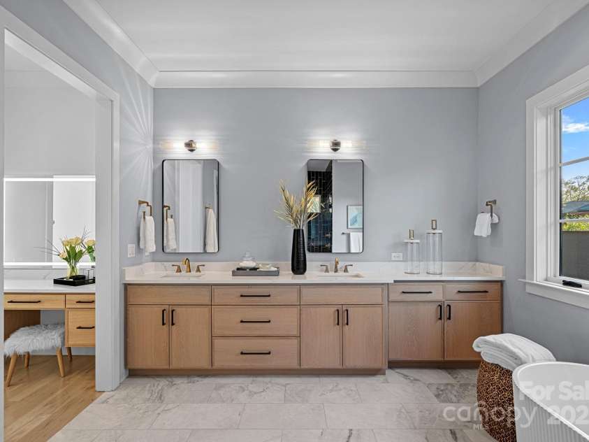 619 Edgemont Road, Charlotte, NC 28211.  MLS# CAR4235700, YatesRealty ID 16750. 