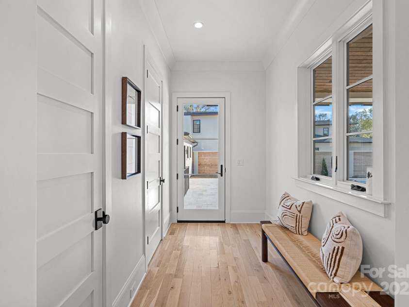 619 Edgemont Road, Charlotte, NC 28211.  MLS# CAR4235700, YatesRealty ID 16750. 