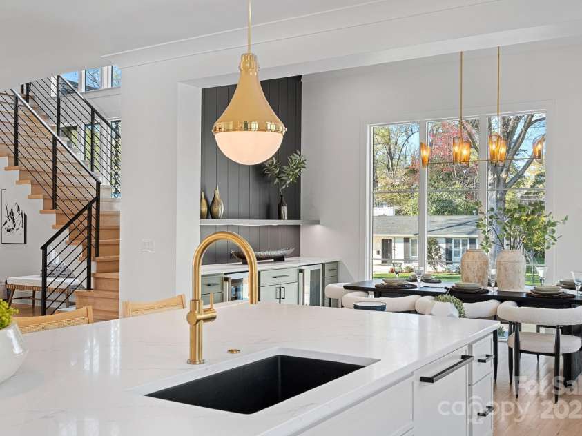 619 Edgemont Road, Charlotte, NC 28211.  MLS# CAR4235700, YatesRealty ID 16750. 