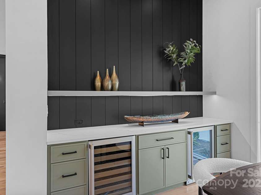 619 Edgemont Road, Charlotte, NC 28211.  MLS# CAR4235700, YatesRealty ID 16750. 