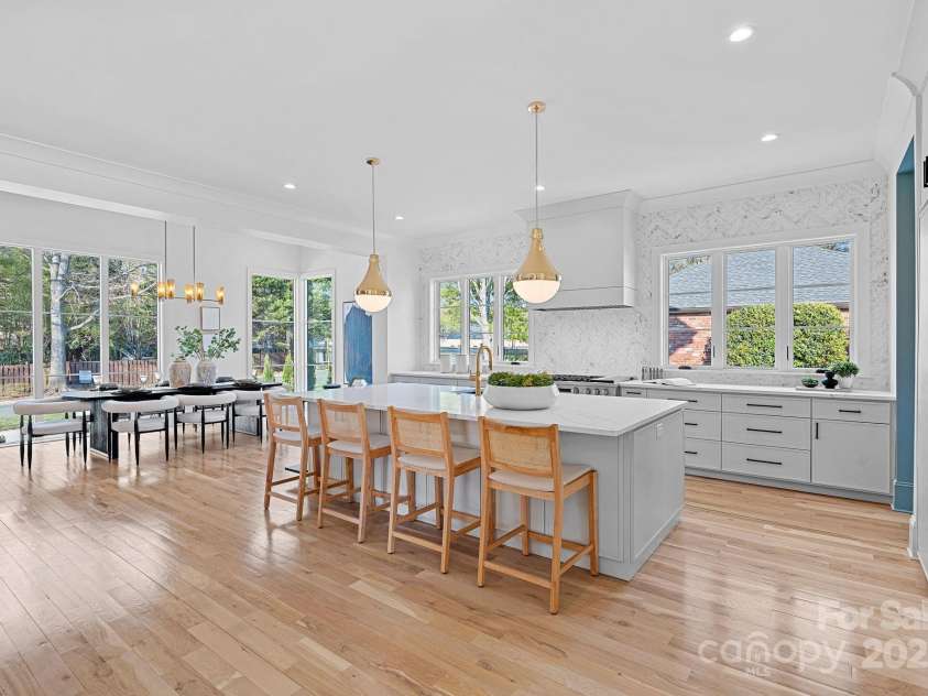 619 Edgemont Road, Charlotte, NC 28211.  MLS# CAR4235700, YatesRealty ID 16750. 