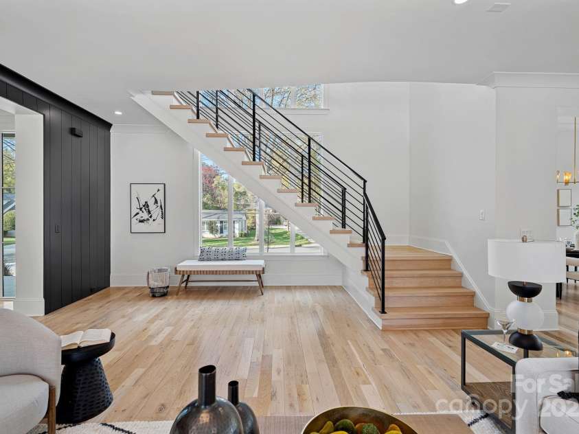 619 Edgemont Road, Charlotte, NC 28211.  MLS# CAR4235700, YatesRealty ID 16750. 