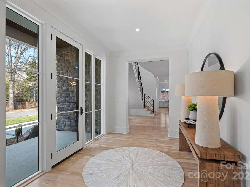 619 Edgemont Road, Charlotte, NC 28211.  MLS# CAR4235700, YatesRealty ID 16750. 