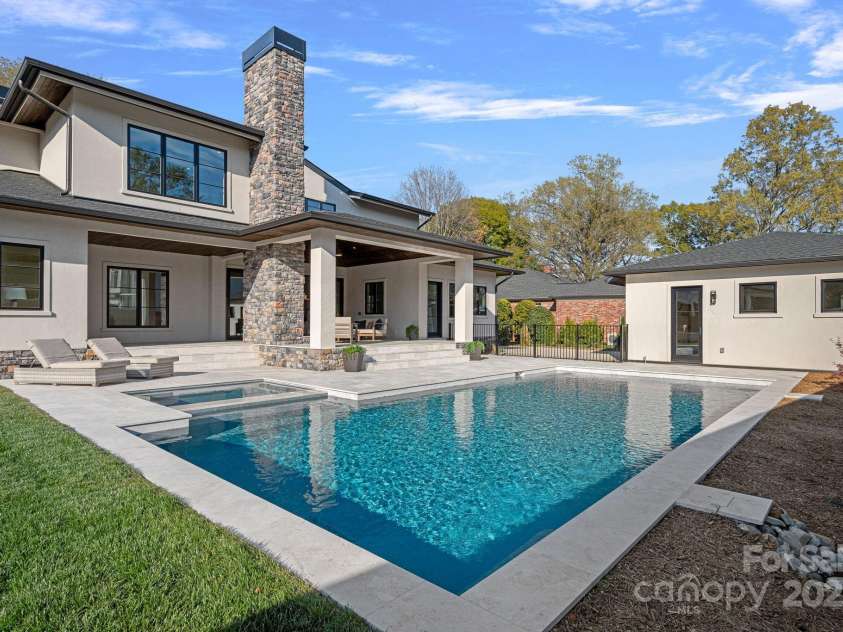 619 Edgemont Road, Charlotte, NC 28211.  MLS# CAR4235700, YatesRealty ID 16750. 