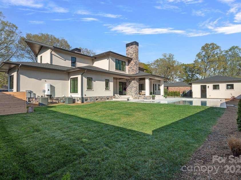 619 Edgemont Road, Charlotte, NC 28211.  MLS# CAR4235700, YatesRealty ID 16750. 