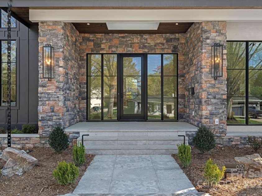 619 Edgemont Road, Charlotte, NC 28211.  MLS# CAR4235700, YatesRealty ID 16750. 