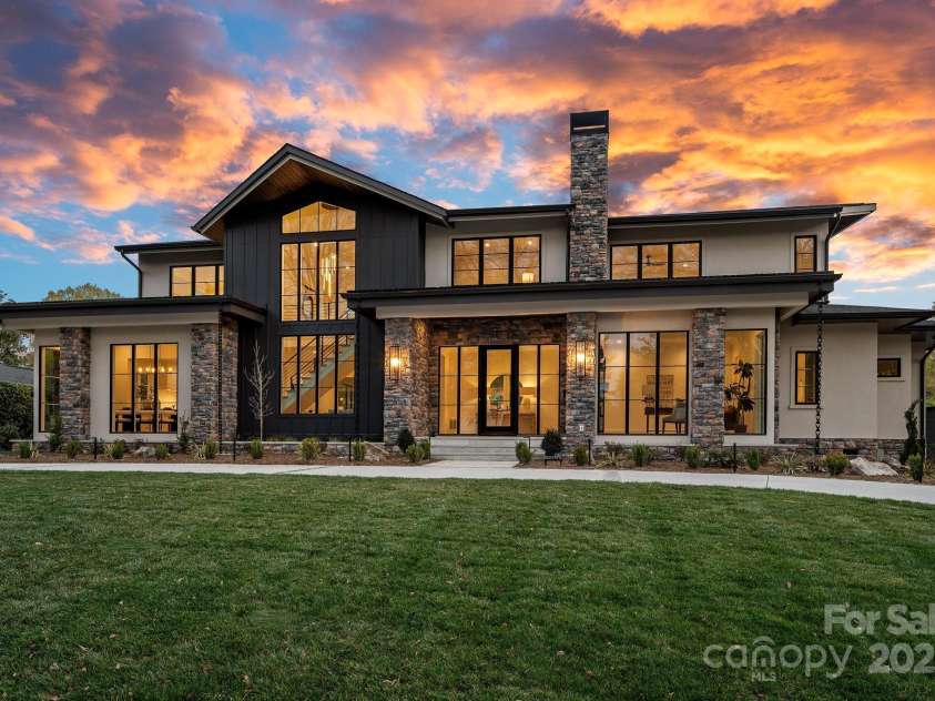 619 Edgemont Road, Charlotte, NC 28211.  MLS# CAR4235700, YatesRealty ID 16750. 