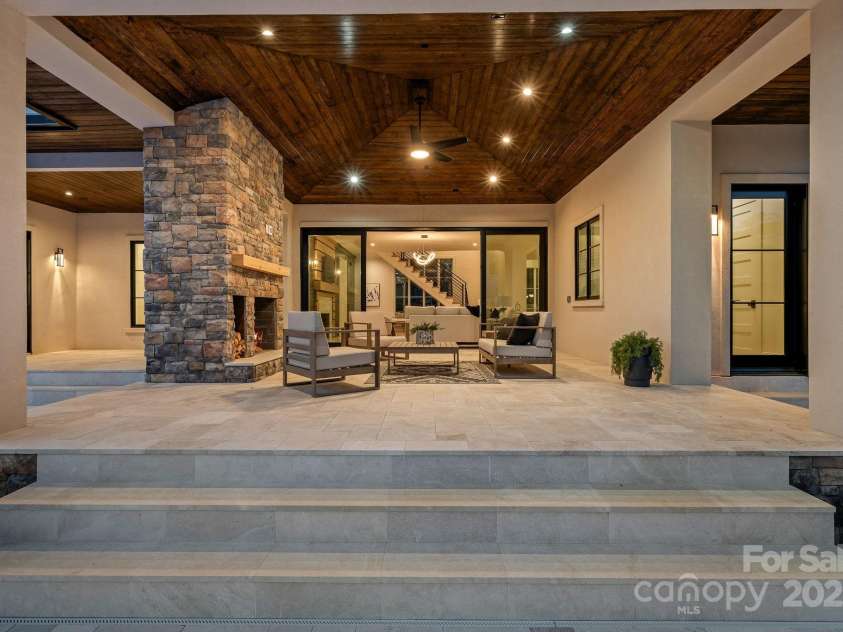 619 Edgemont Road, Charlotte, NC 28211.  MLS# CAR4235700, YatesRealty ID 16750. 