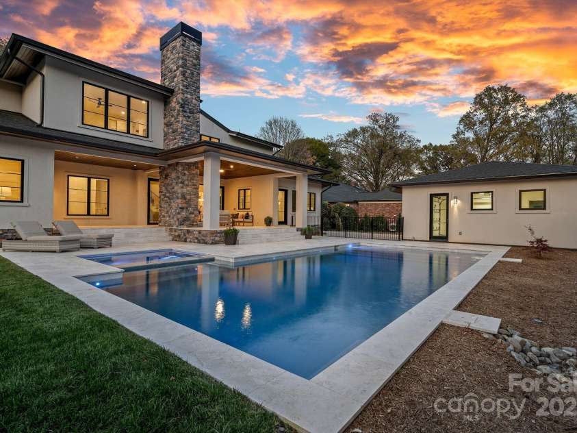 619 Edgemont Road, Charlotte, NC 28211.  MLS# CAR4235700, YatesRealty ID 16750. 