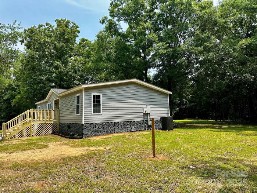 5458 Foxcroft Drive, Fort Lawn, SC 29714.  MLS# CAR4265512, YatesRealty ID 16751. 