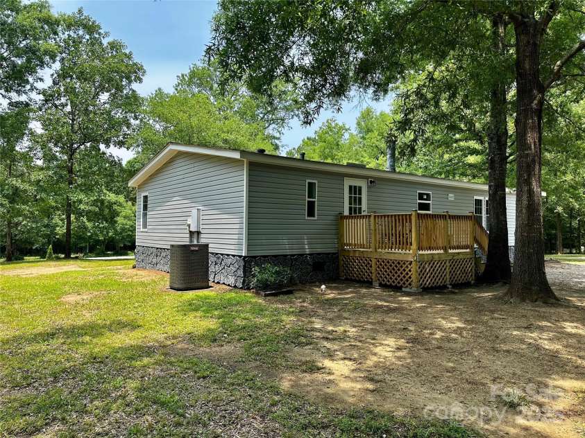 5458 Foxcroft Drive, Fort Lawn, SC 29714.  MLS# CAR4265512, YatesRealty ID 16751. Back